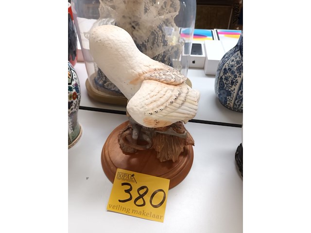 Lot 380 - beeld uil op sokkel - afbeelding 3 van  3