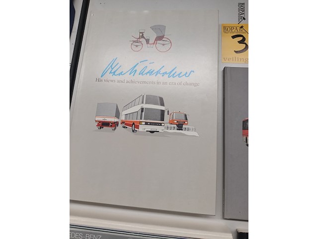 Lot 380 - boeken en tijdschriften over auto’s. 9 stuks - afbeelding 3 van  5