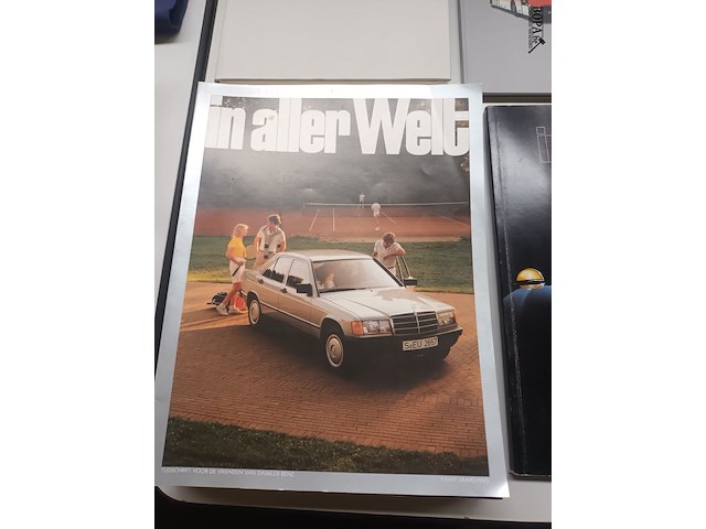Lot 380 - boeken en tijdschriften over auto’s. 9 stuks - afbeelding 4 van  5