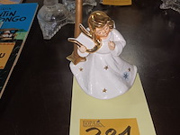 Lot 381 - beeldje goebel kerstengel - afbeelding 1 van  5