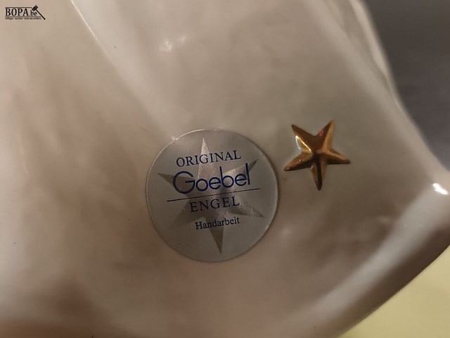 Lot 381 - beeldje goebel kerstengel - afbeelding 5 van  5