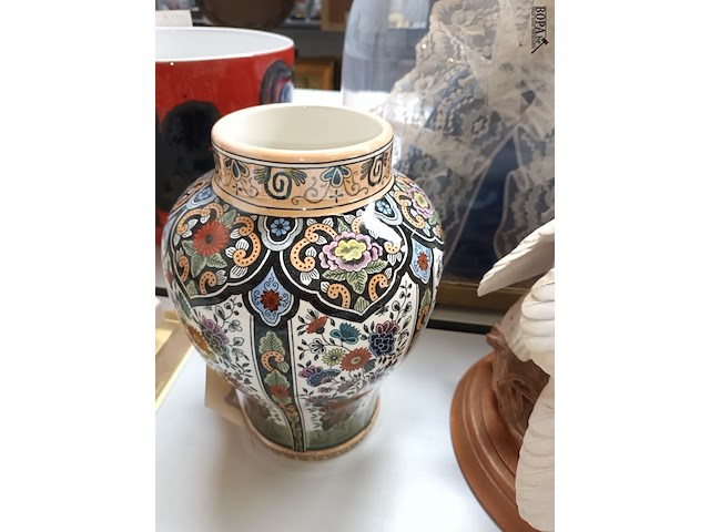 Lot 381 - dekselvaas petrus regout maastricht - afbeelding 4 van  4