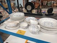 Lot 381 - servies kopenhaegen. 32 stuks