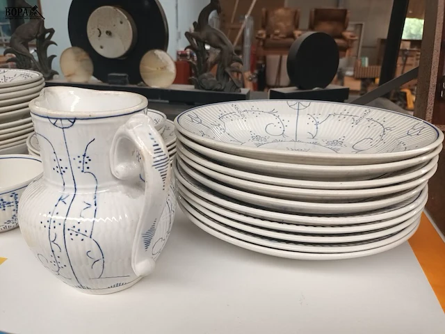 Lot 381 - servies kopenhaegen. 32 stuks - afbeelding 2 van  4