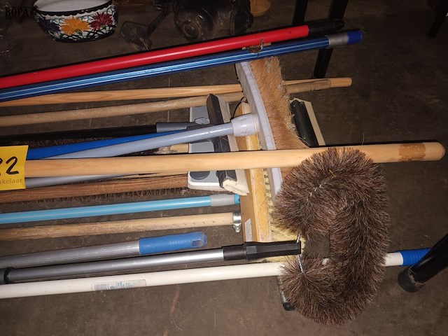 Lot 382 - poetsmateriaal. 17 stuks - afbeelding 3 van  3