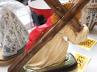 Lot 383 - beeld in plaaster - afbeelding 4 van  5