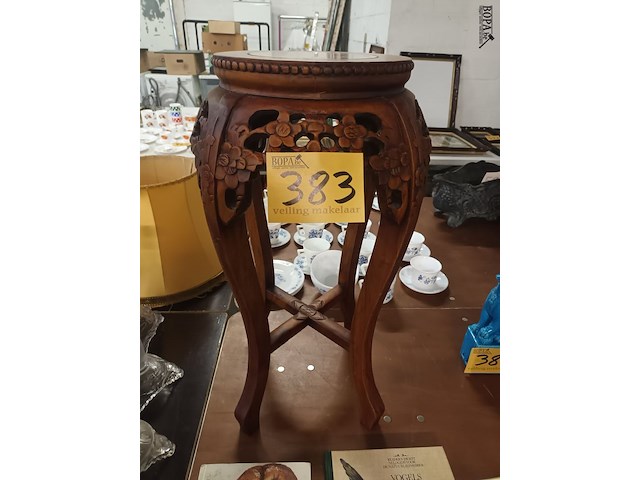 Lot 383 - chinese plantenstaander - afbeelding 1 van  4