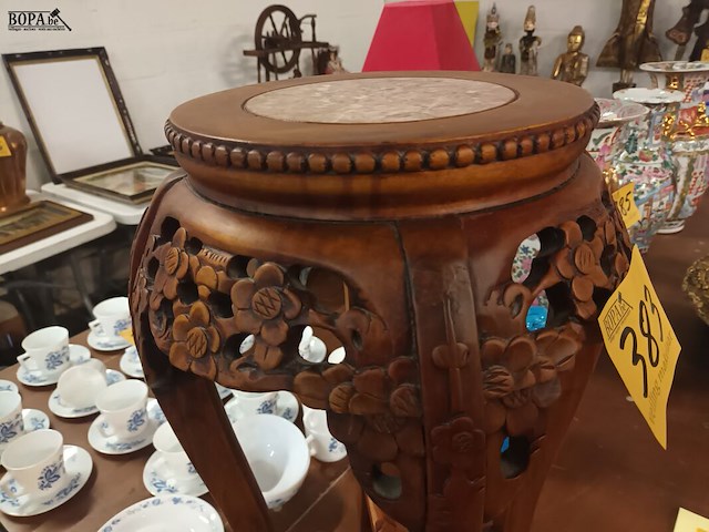 Lot 383 - chinese plantenstaander - afbeelding 3 van  4