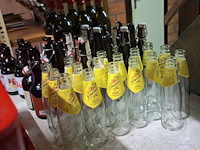 Lot 383 - groot lot leeggoed, 90 kratten - afbeelding 5 van  6