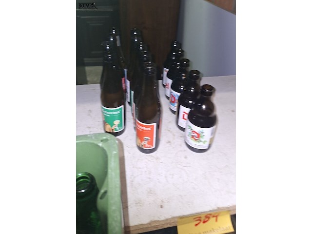 Lot 383 - groot lot leeggoed, 90 kratten - afbeelding 6 van  6
