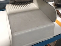 Lot 383 - kaassnijmachine - afbeelding 2 van  3