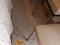 Lot 383 - tapijtje - afbeelding 1 van  3