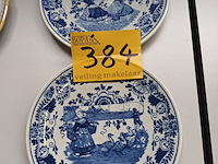 Lot 384 - sierborden petrus regout. 2 stuks - afbeelding 1 van  4