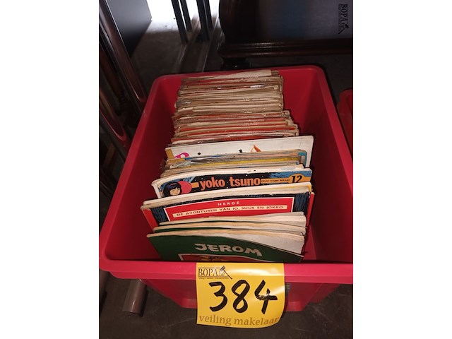 Lot 384 - strips. 65 stuks - afbeelding 1 van  3