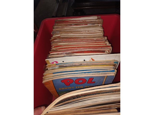 Lot 384 - strips. 65 stuks - afbeelding 2 van  3