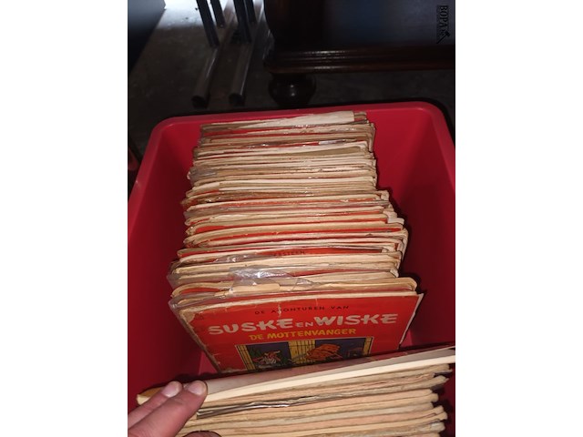 Lot 384 - strips. 65 stuks - afbeelding 3 van  3