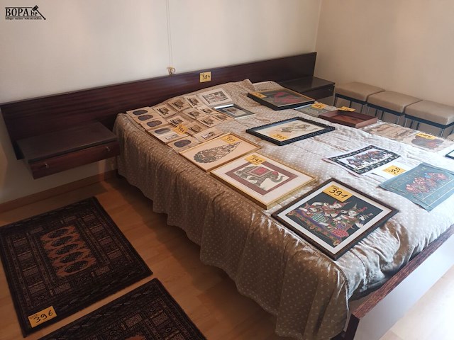 Lot 384 - tweepersoonsbed - afbeelding 1 van  5