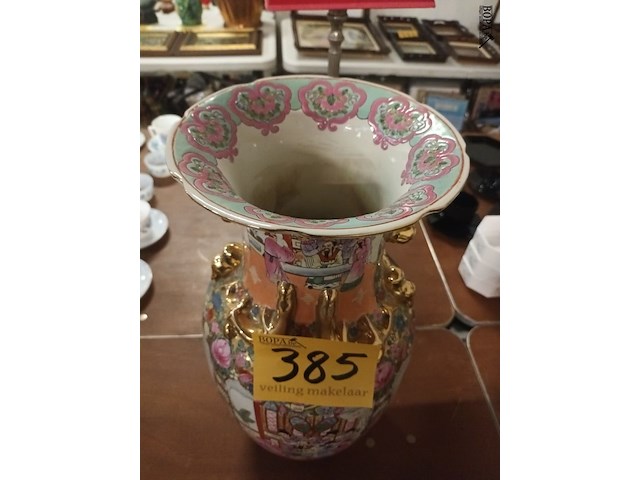 Lot 385 - chinese vaas - afbeelding 2 van  4