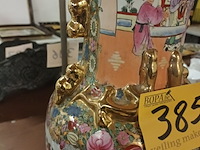 Lot 385 - chinese vaas - afbeelding 3 van  4