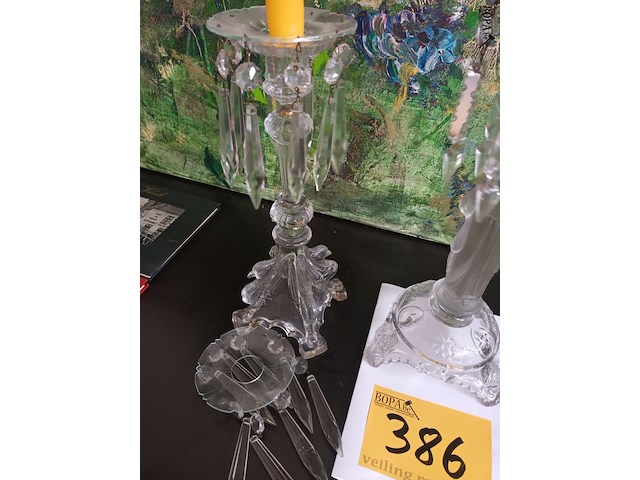 Lot 386 - kandelaars in glas. 2 stuks - afbeelding 3 van  3