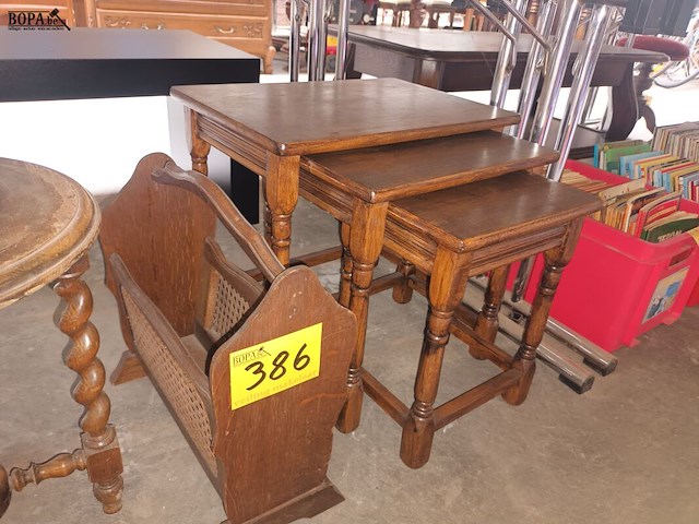Lot 386 - tafeltjes, krantenrekje, krukje. 6 stuks - afbeelding 3 van  3