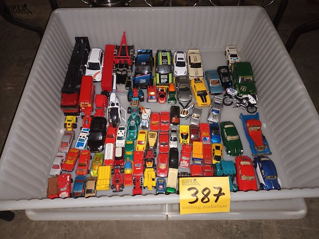 Lot 387 - miniatuur auto’s. 75 stuks - afbeelding 1 van  4