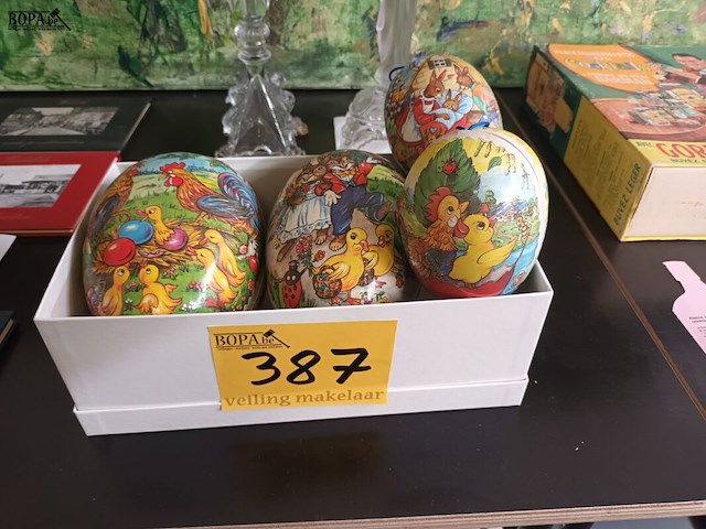 Lot 387 - paaseieren. 4 stuks - afbeelding 1 van  3