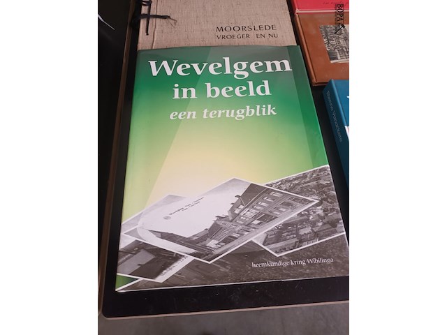 Lot 388 - boeken west-vlaamse gemeentes. 8 stuks - afbeelding 4 van  5