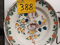 Lot 388 - sierbord polychroom - afbeelding 4 van  5