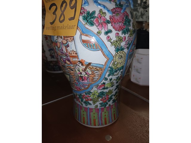Lot 389 - chinese vaas - afbeelding 3 van  3