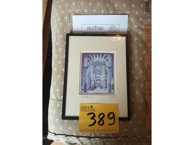 Lot 389 - kader kerk interieur - afbeelding 1 van  3