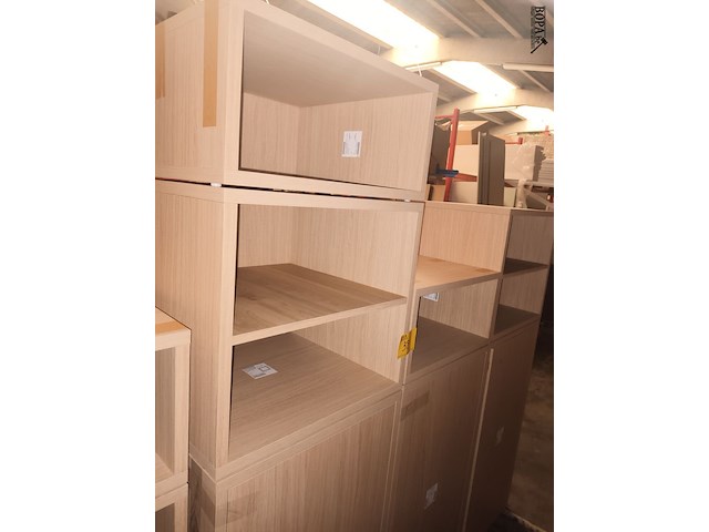 Lot 389 - modulaire kasten - afbeelding 2 van  3