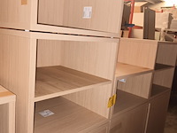 Lot 389 - modulaire kasten - afbeelding 2 van  3