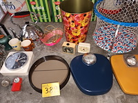 Lot 389 - retro en vintage huisraad. 20 stuks - afbeelding 3 van  4