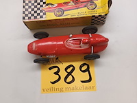 Lot 389 - speelgoed auto racing car - afbeelding 1 van  4