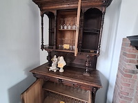 Lot 39 - antieke houten buffetkast - afbeelding 2 van  3