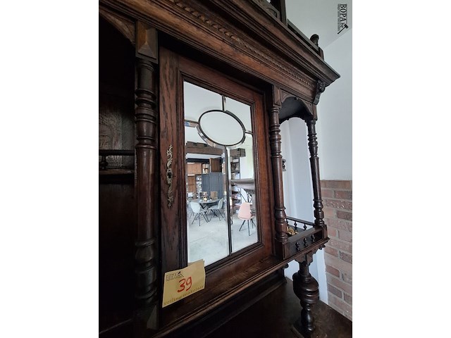 Lot 39 - antieke houten buffetkast - afbeelding 3 van  3