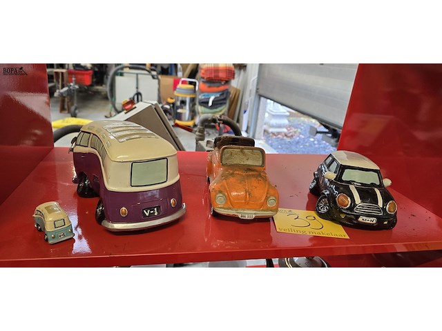 Lot 39 - auto spaarpotten 4 stuks - afbeelding 1 van  3