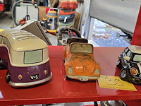 Lot 39 - auto spaarpotten 4 stuks - afbeelding 1 van  3