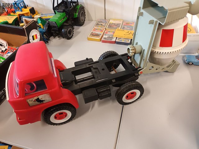 Lot 39 - betonmixer big - afbeelding 4 van  6