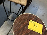 Lot 39 - bijzettafeltjes - 2 stuks