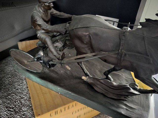 Lot 39 - bronzen beeldje - afbeelding 2 van  3