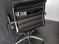 Lot 39 - bureaustoel. 2 stuks - afbeelding 3 van  3