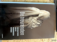 Lot 39 - de treurenden grafsculpturen - afbeelding 1 van  6