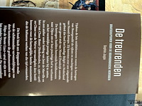 Lot 39 - de treurenden grafsculpturen - afbeelding 2 van  6