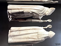Lot 39 - de treurenden grafsculpturen - afbeelding 5 van  6
