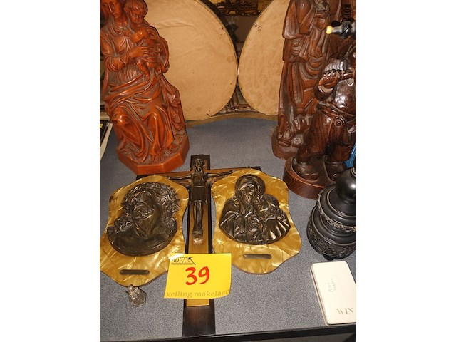 Lot 39 - devotie. 8 stuks - afbeelding 1 van  4