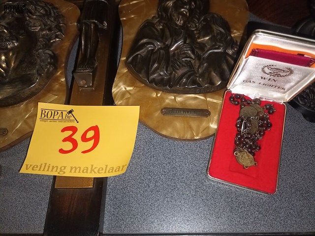 Lot 39 - devotie. 8 stuks - afbeelding 4 van  4