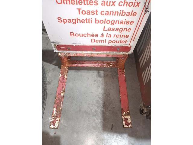 Lot 39 - dubbelzijdig stoepbord - afbeelding 2 van  4