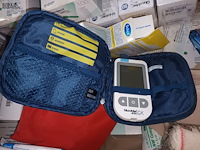 Lot 39 - gluco meter en toebehoren - afbeelding 1 van  5
